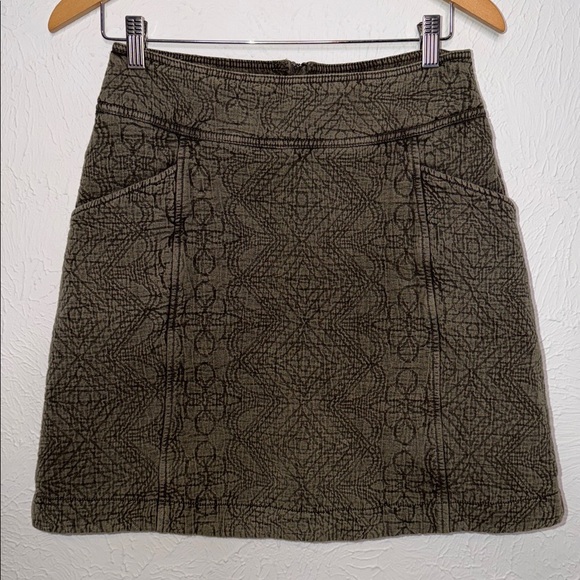 Anthropologie Dresses & Skirts - Anthropologie Pilcro A-Line Skirt Women's Mini
Cotton Quilted Back Zip size 4